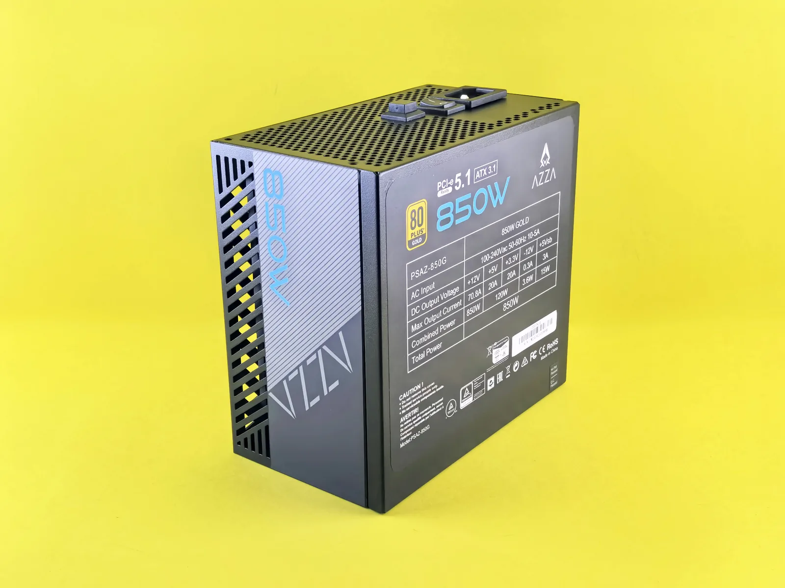 Fuente de poder de 850 W con su etiqueta de especificaciones